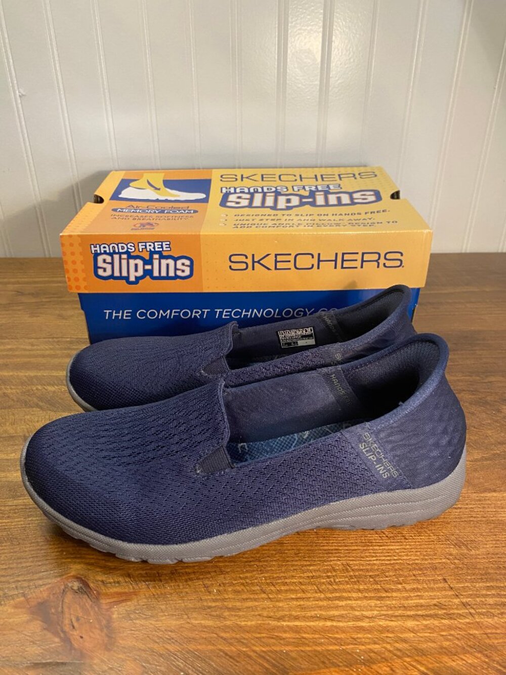 SKECHERS Relaxed Fit Slip-in's - Guiding Light Memory Foam slides - Size 7.5 - Picture 3 of 12
